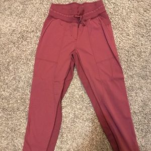 Lululemon Studio Crop Size 4